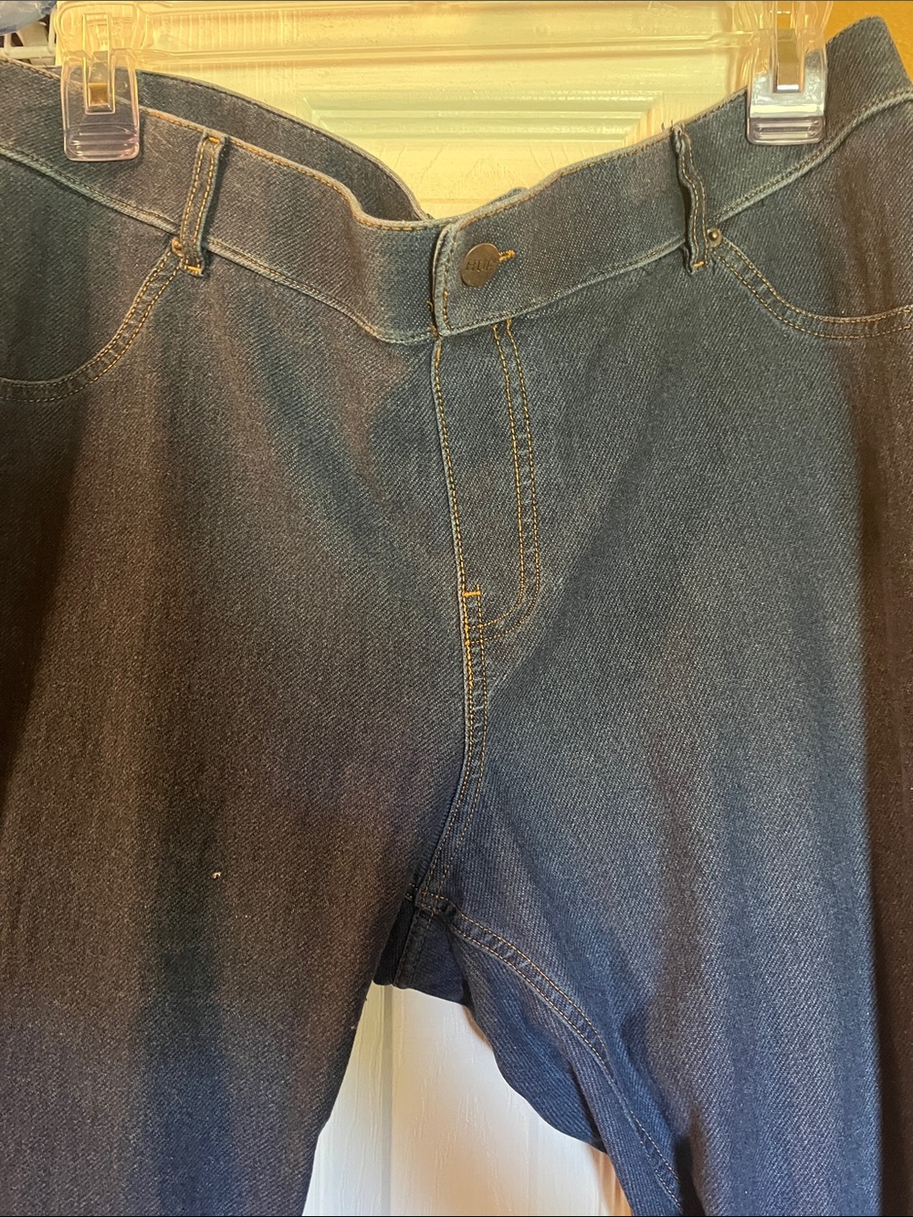HUE Women's Dark Blue Jeggings